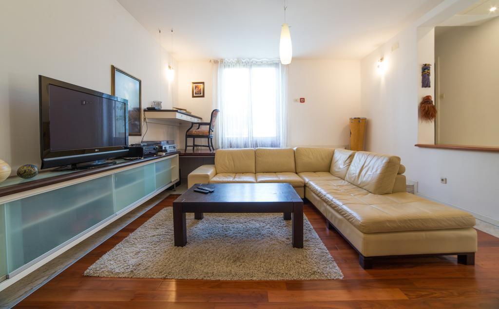 Style Apartment Split Exterior photo